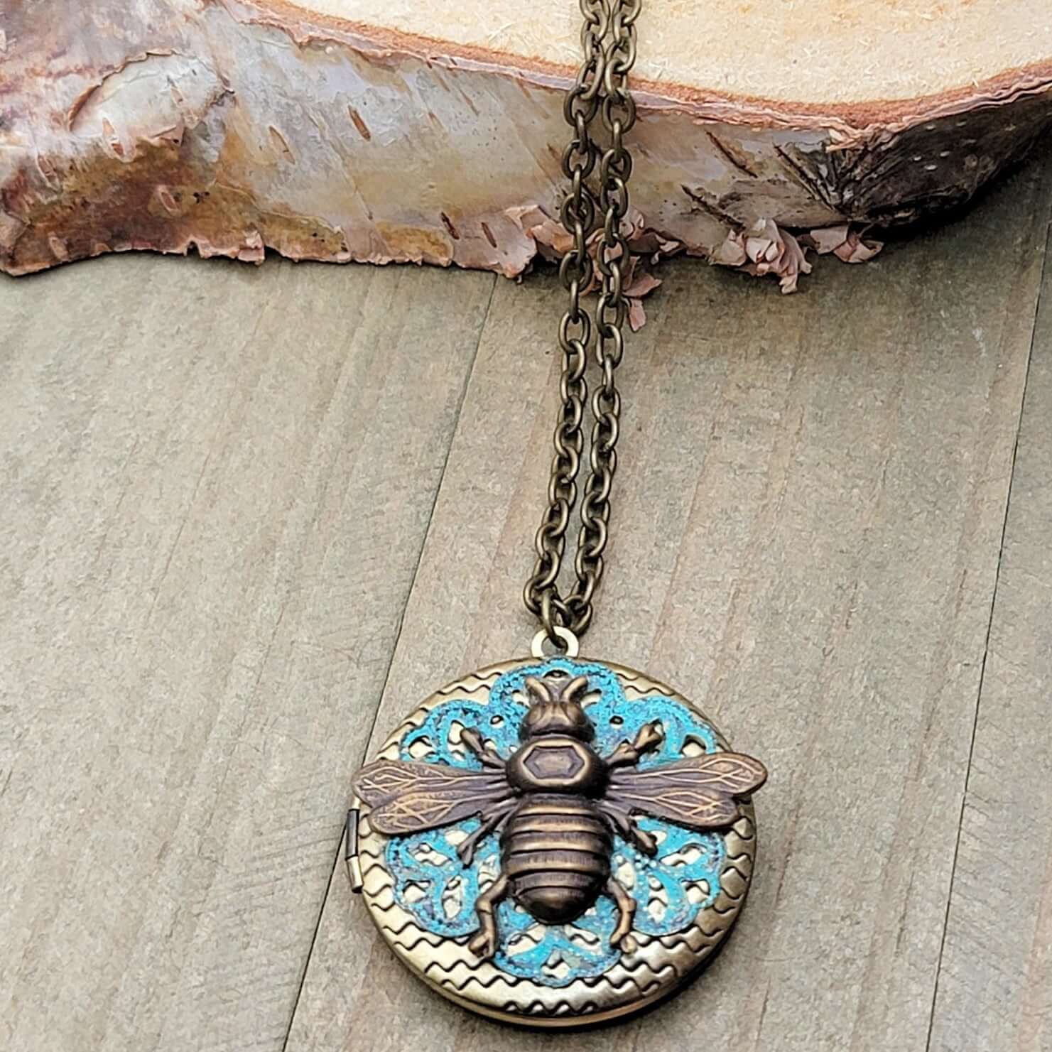 Bee Locket Necklace - Nicki Lynn Jewelry