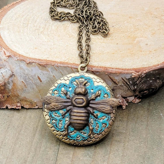 Bee Locket Necklace - Nicki Lynn Jewelry